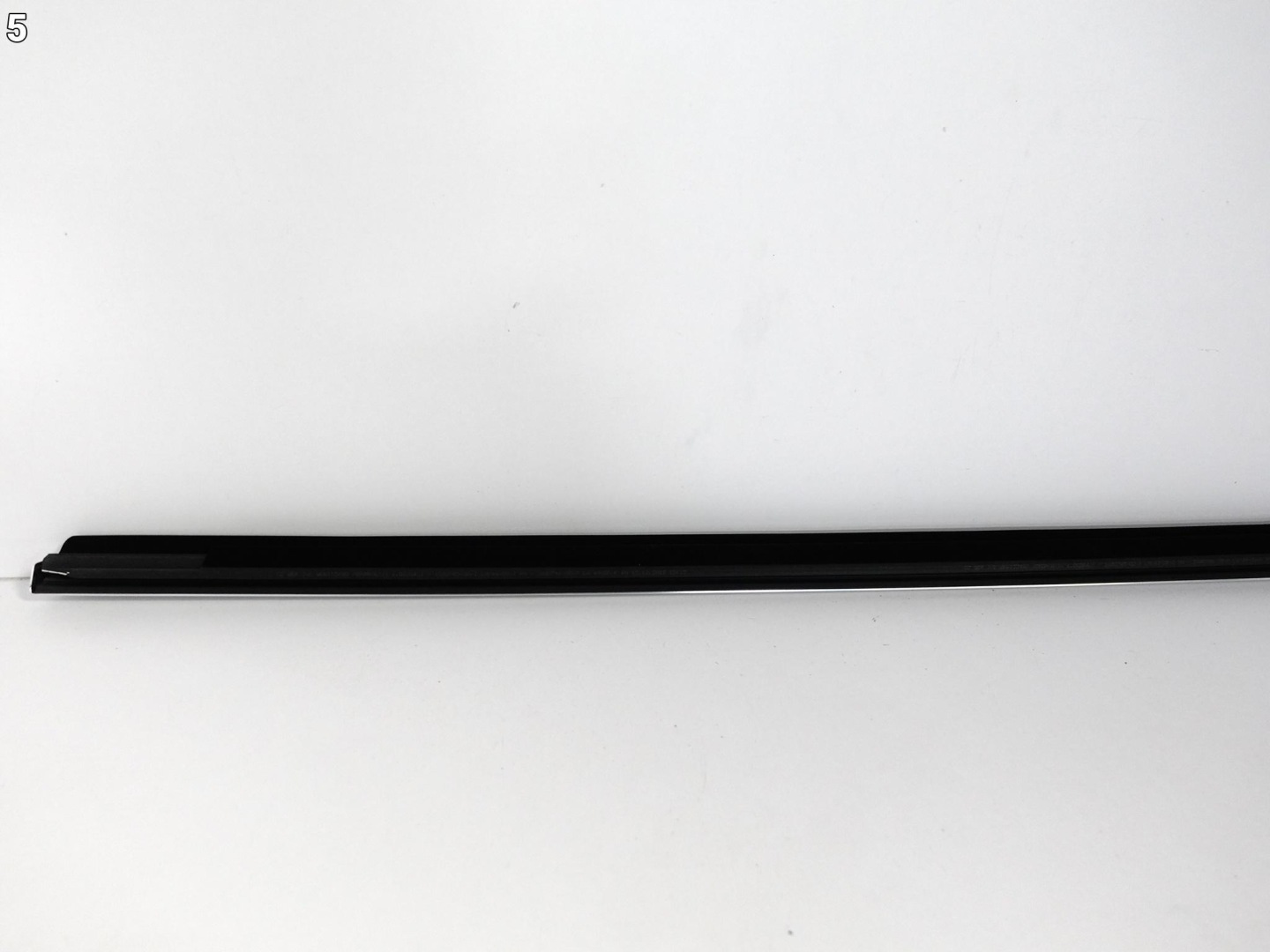 TESLA MODEL 3 17- moulding dust door PRAWYCH rear part CHROM