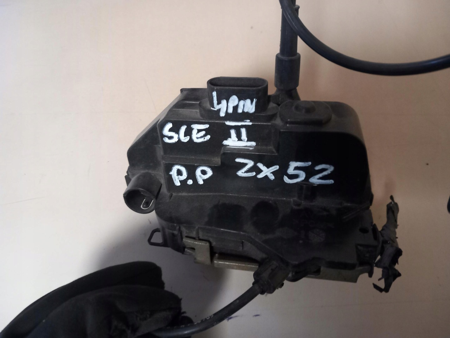 lock door right front 4 PIN RENAULT SCENIC II 03-09 EU
