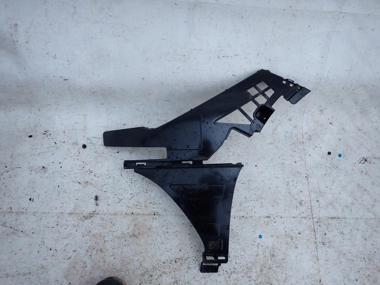 MERCEDES CLA II 2 C118 19-> holder support left front front