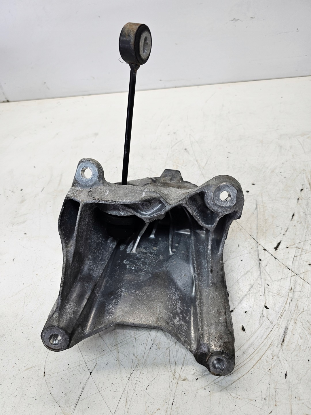 engine mount left AUDI A4 B9 A5 4M0199307BN