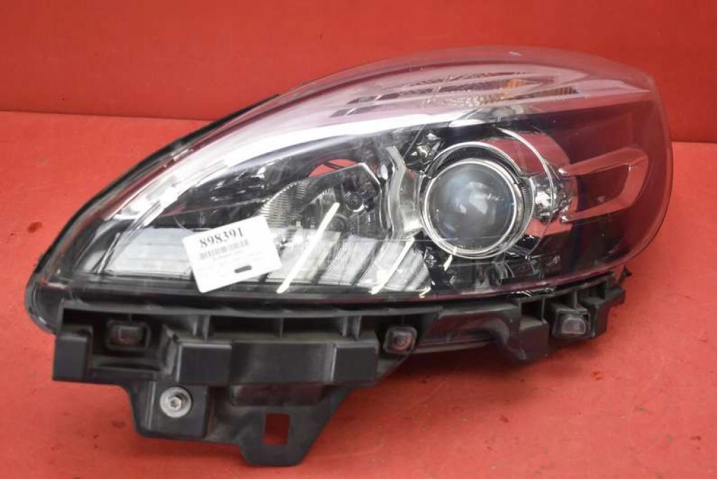 REFLEKTOR left light front lens EU 260601946R RENAULT MEGANE SCENIC III