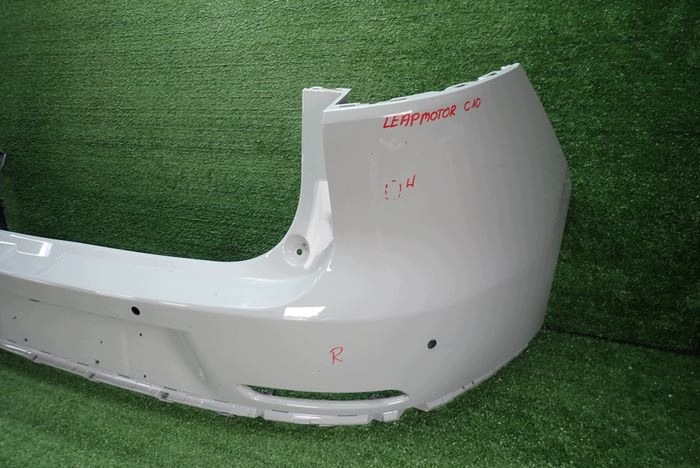 LEAPMOTOR C10 24- pare choc arrière arrière