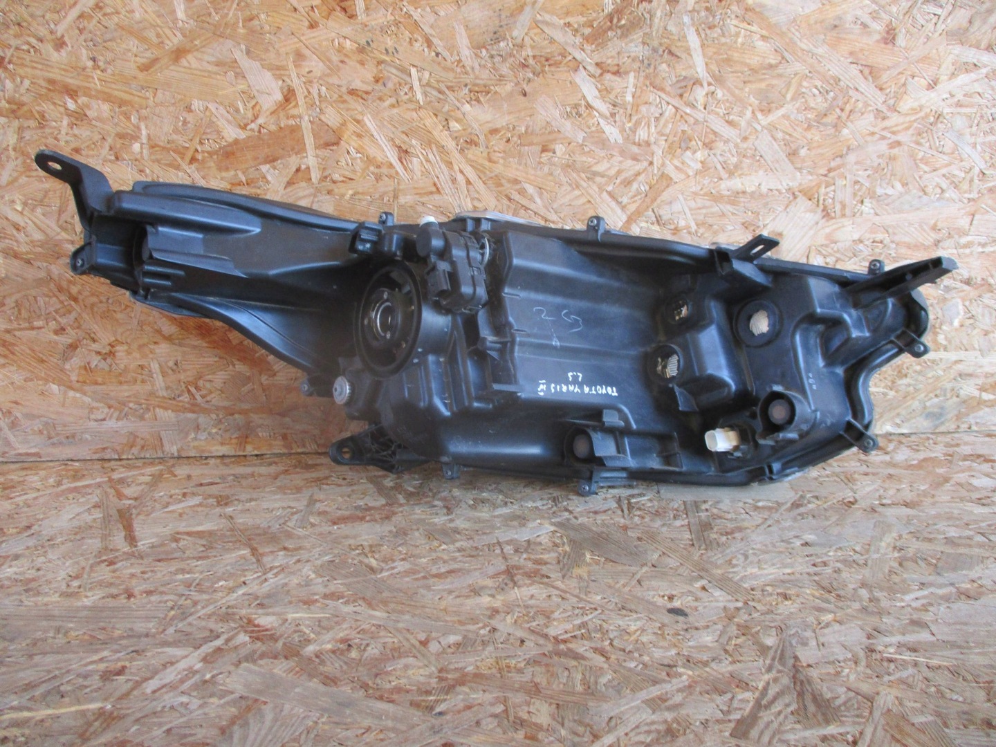 light front front left TOYOTA YASRIS IV lens