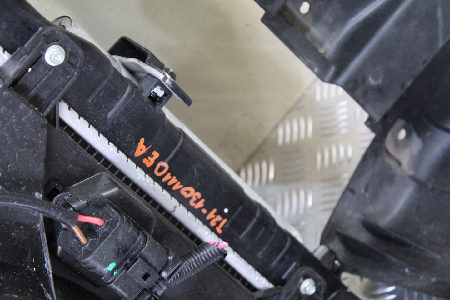 support panel for radiators radiator DR6 DR 6 CHERY TIGGO 1,5 T