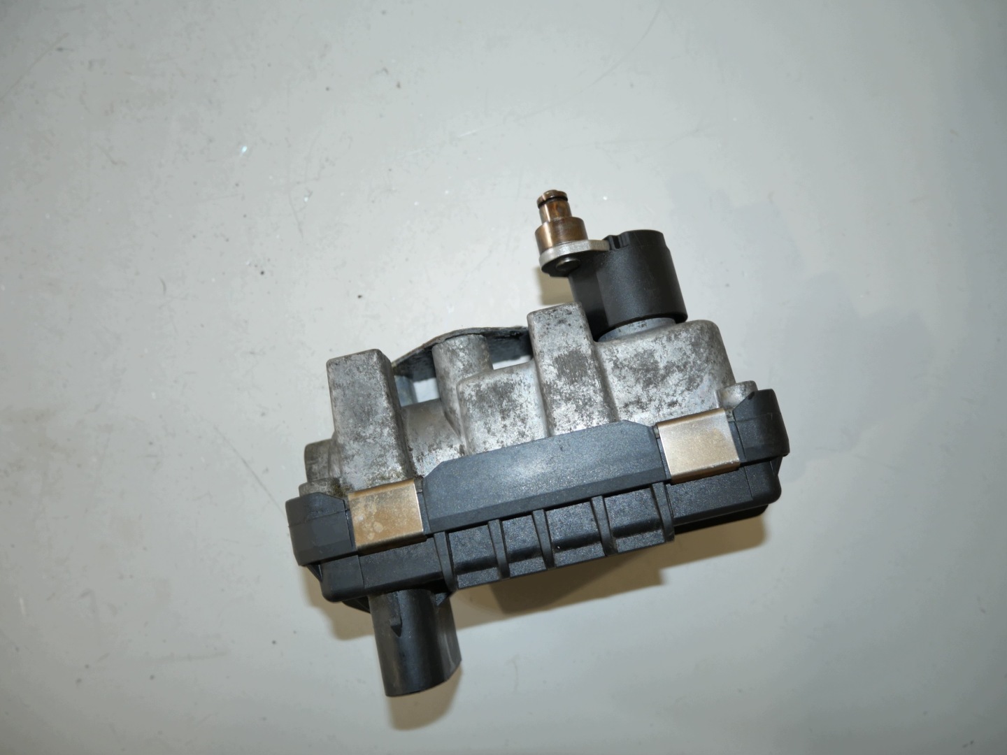 Régulateur Turbines 6NW009550 AUDI VW