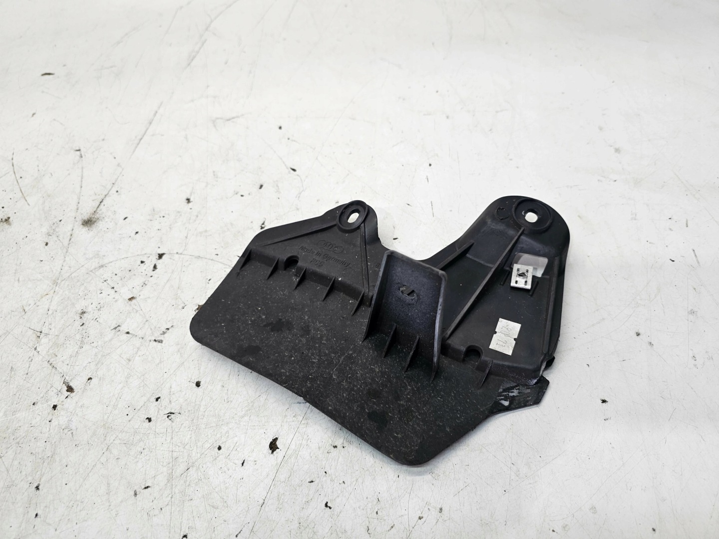 mudguard flap SPOJLERA left rear part AUDI A3 8Y 8Y0853833B