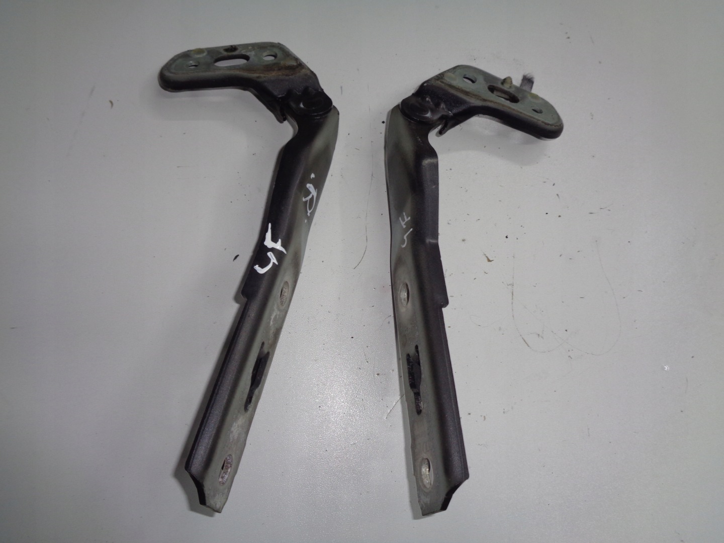 AUDI A6 C6 bonnet hinges front KOMPLET