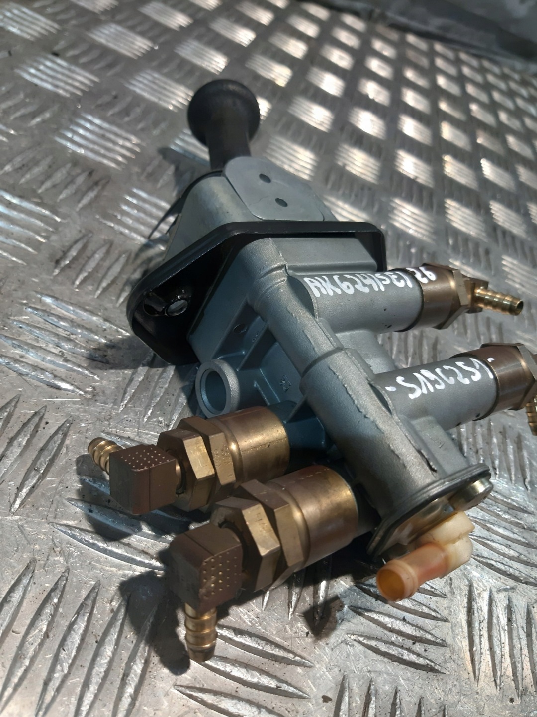 ventil brzdy postojowego WABCO 9617222620