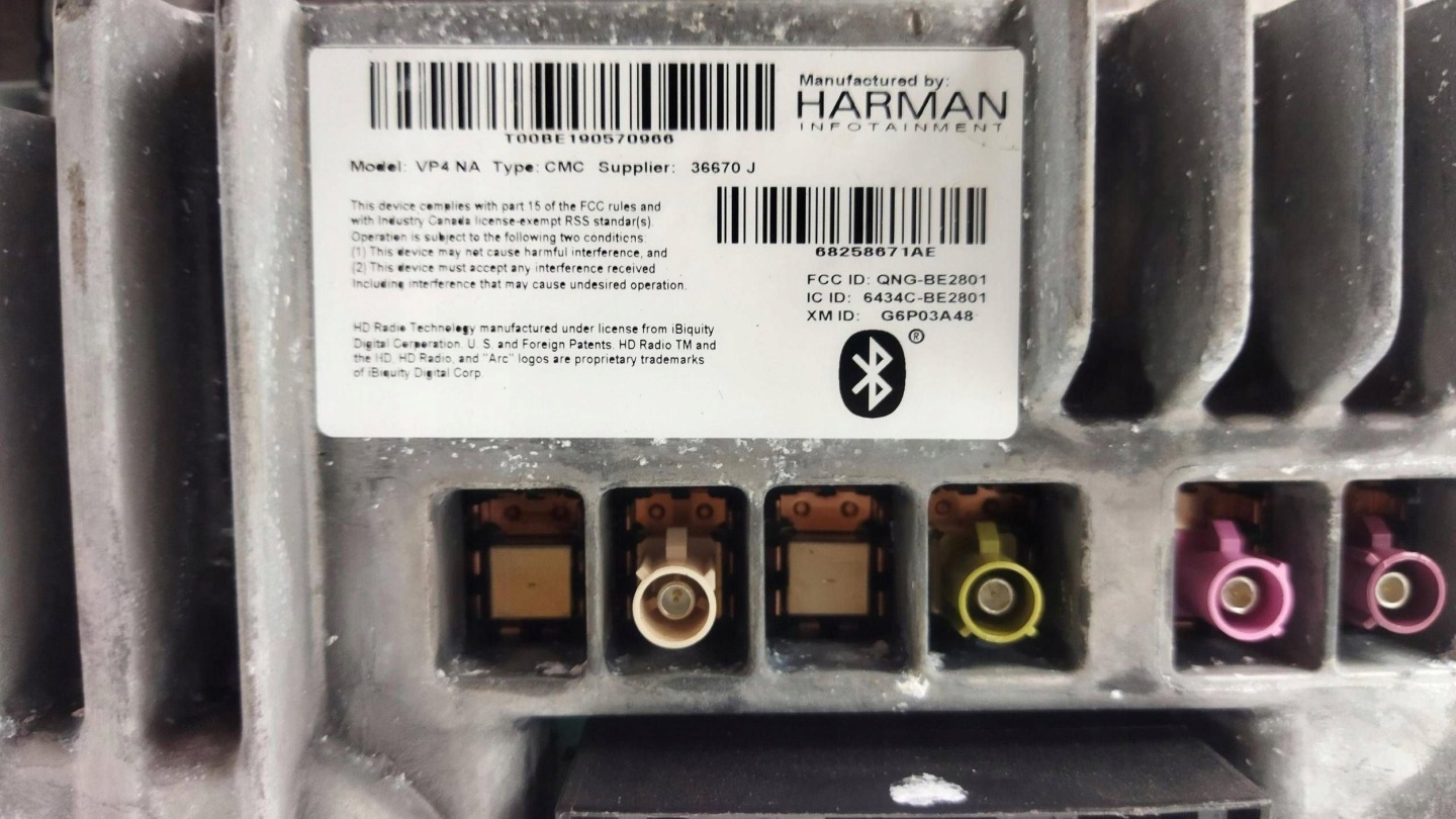 CHEROKEE KL 13- RADIO EKRAN navigace 68258671AE