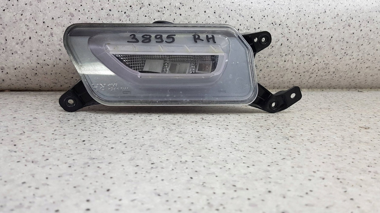 GENESIS GV60 2022 - light reversely right rear part 924A4-CU000