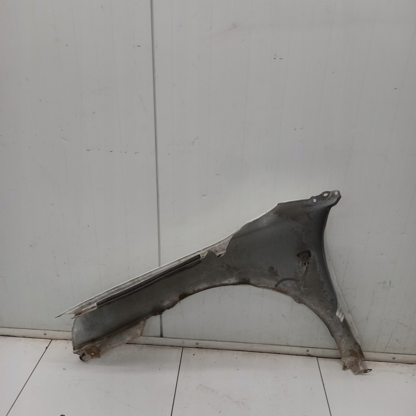 fender right front TOYOTA AVENSIS