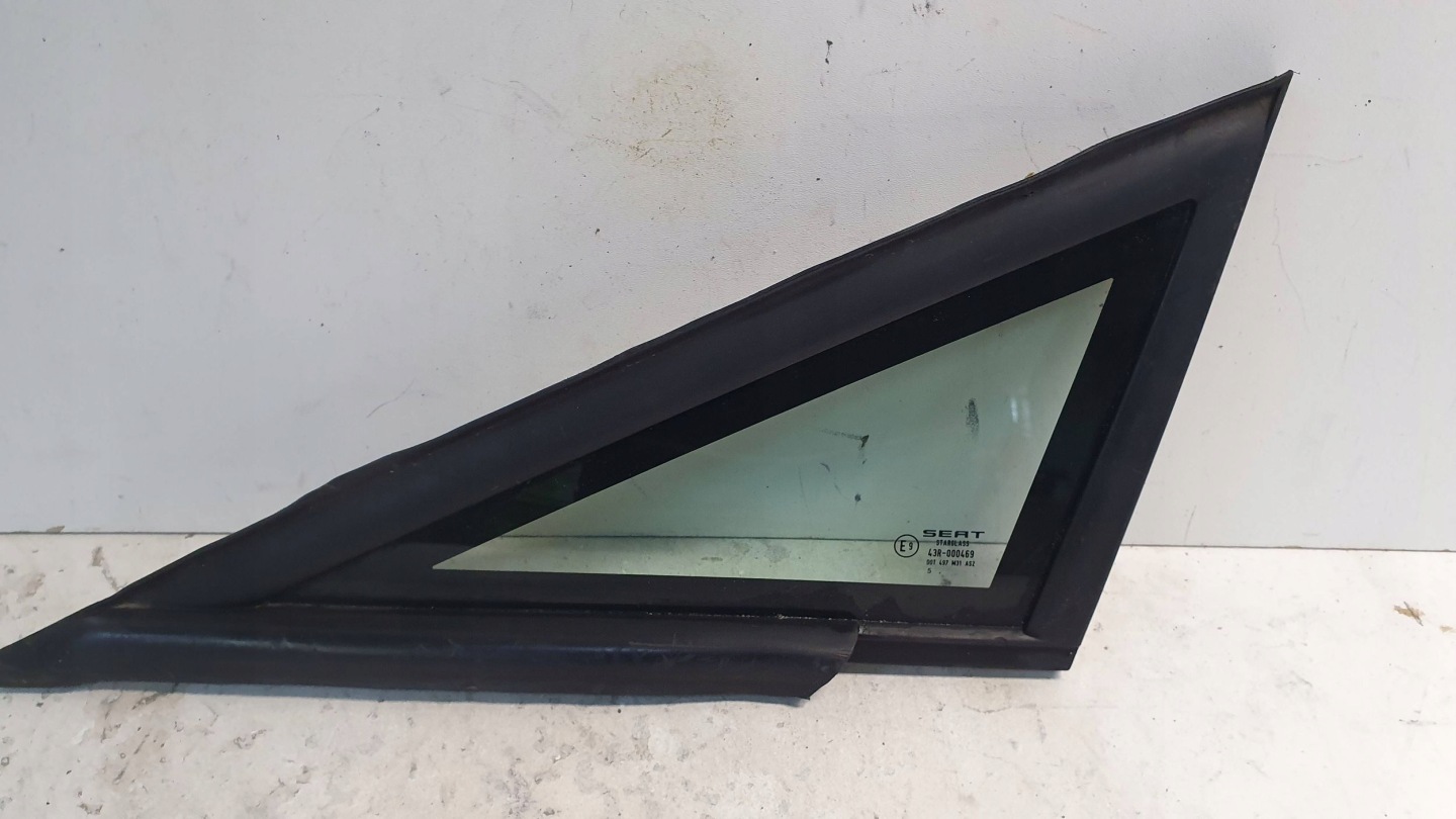 window bodywork left 1P0845411 SEAT LEON II 05