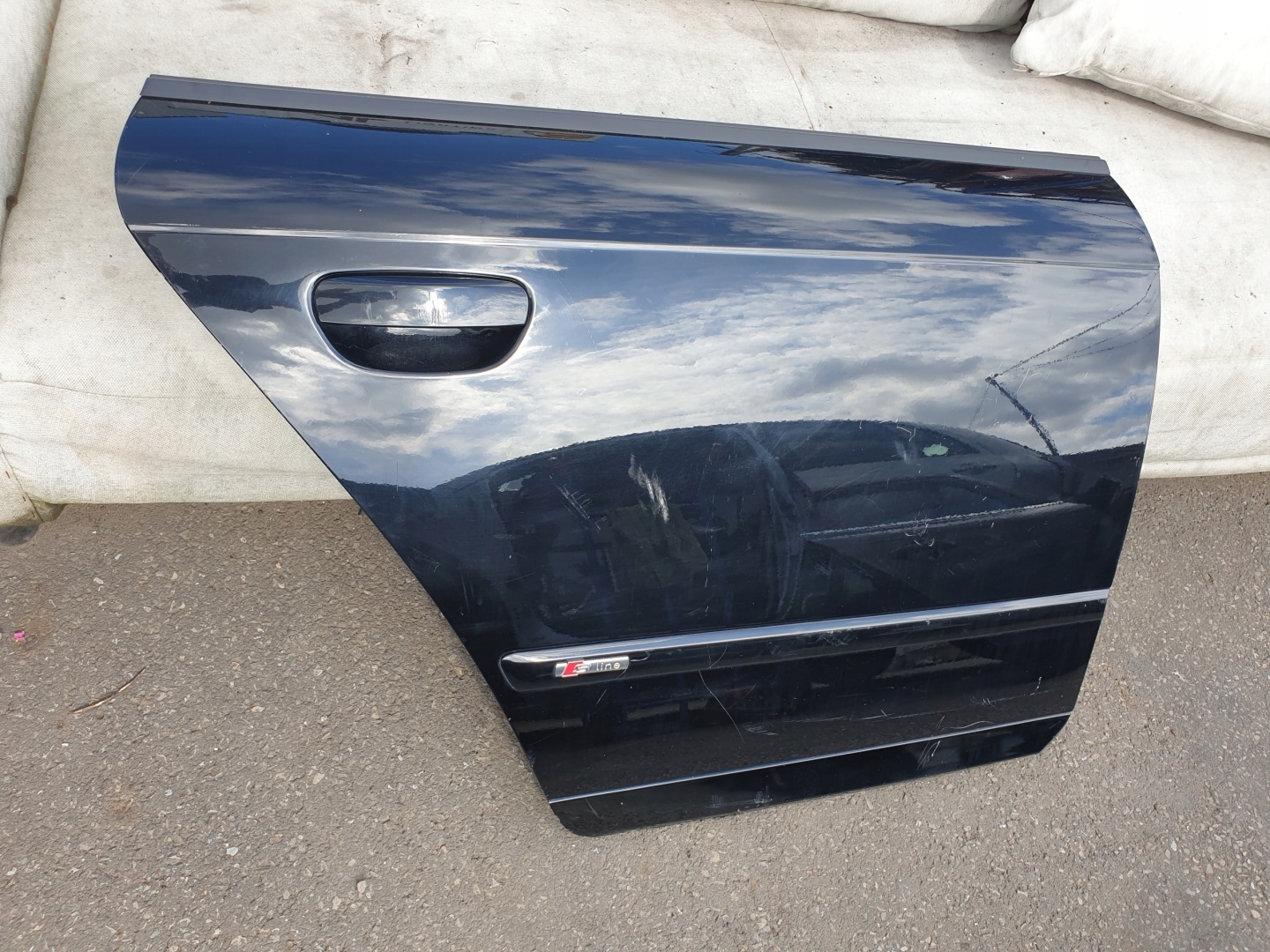 door right rear. AUDI A4 B7 8E original