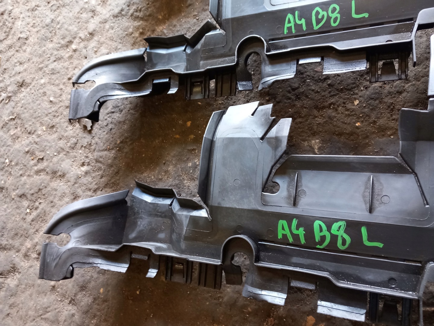 AUDI A4 B8 luftansaugkanal links 8K0121283K