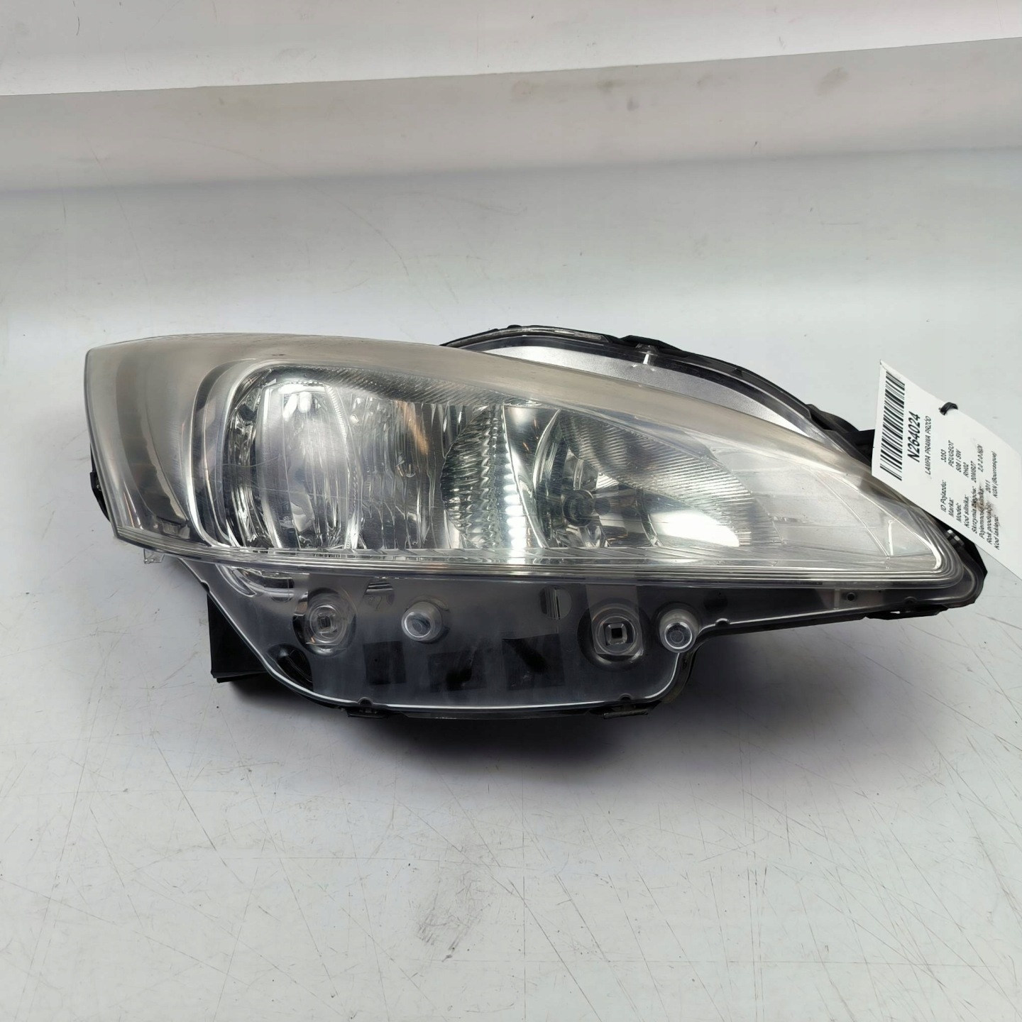 light right front UK PEUGEOT 508 and SW