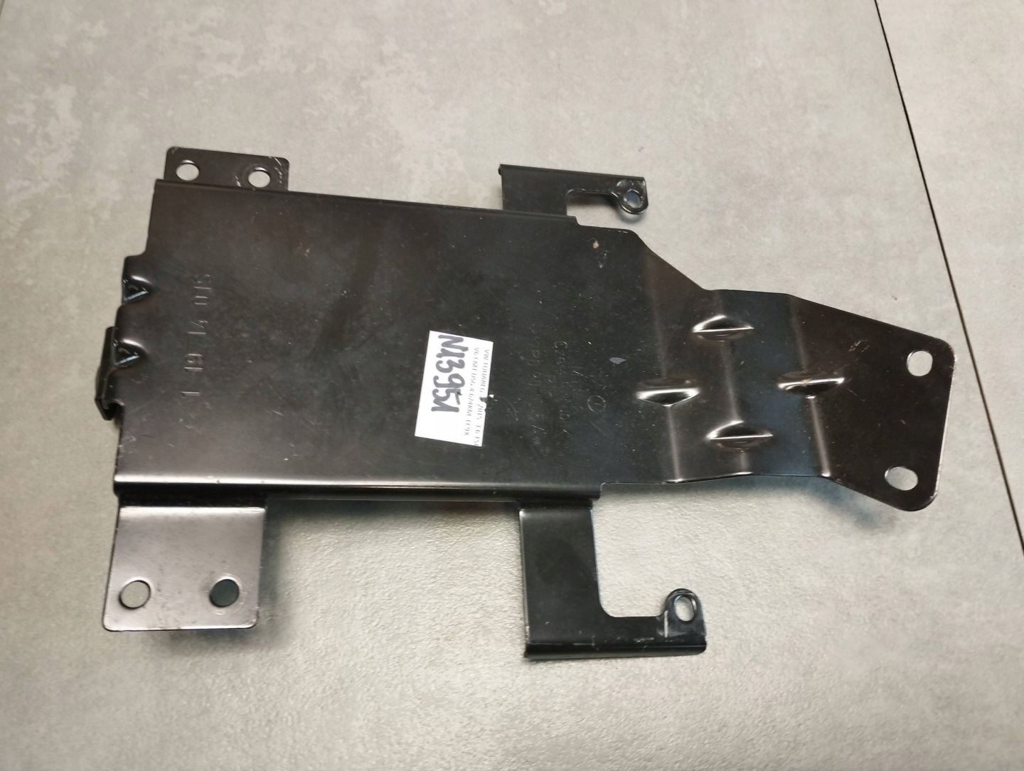 Volkswagen Touareg 7P bracket KOMPUTERA 7P0907645A