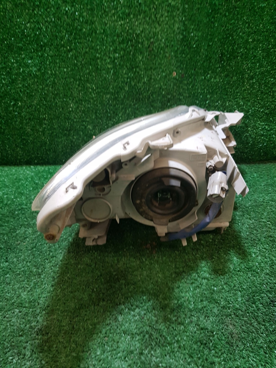 light left front TOYOTA YARIS 2