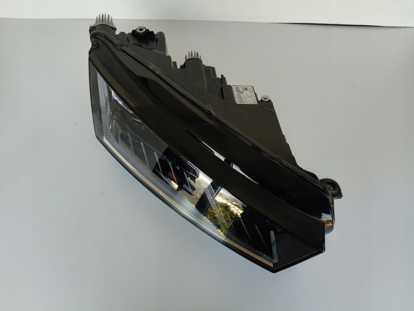 light right REFLEKTOR SKODA OCTAVIA IV 4 5E3 20- FULL LED