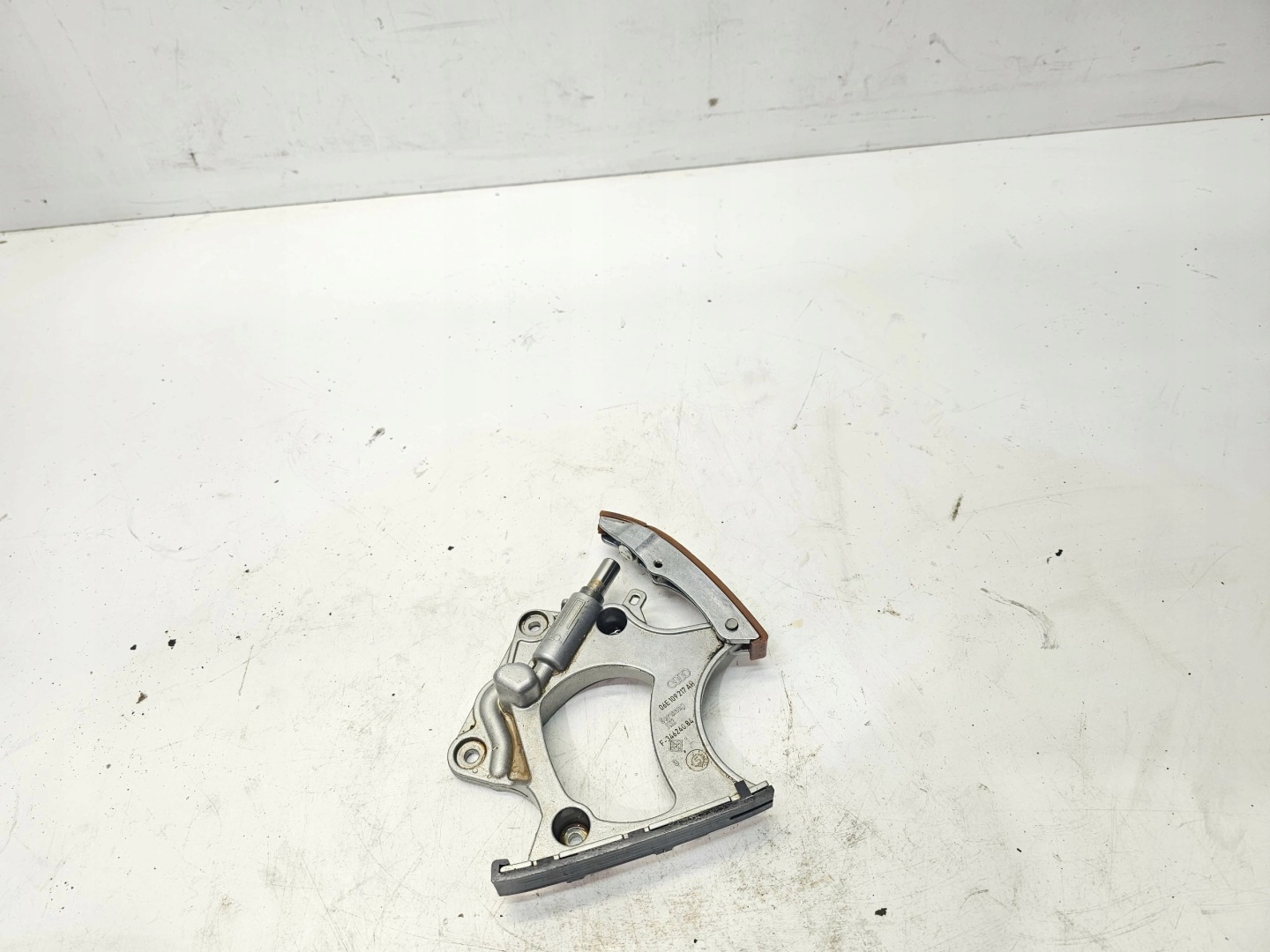 Support de la distribution AUDI A6 C7 A7 4G S4 S5 3.0 TFSI CRE 06E109507F