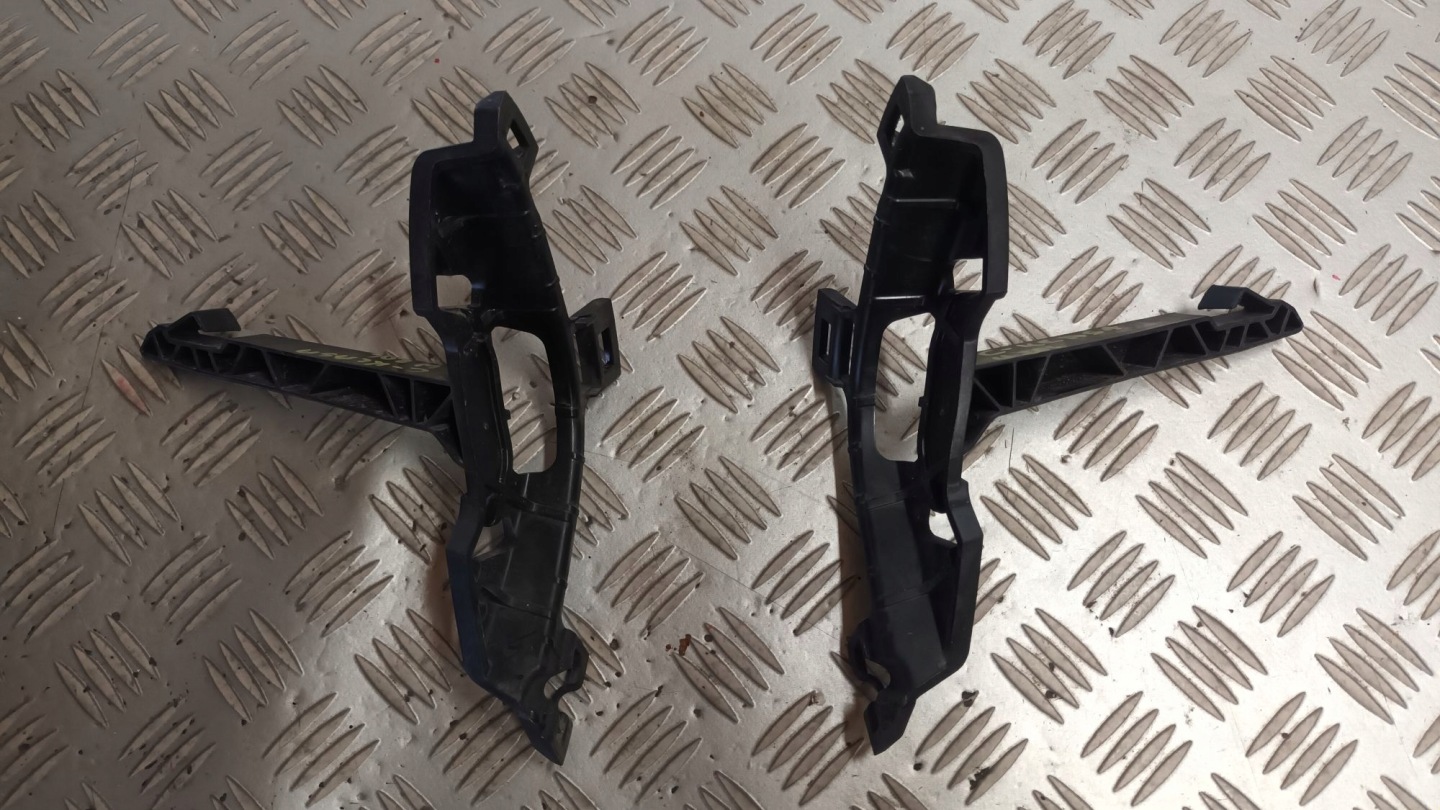 rechts oder links Stütze Grill MERCEDES C-KLASA W206 2021->