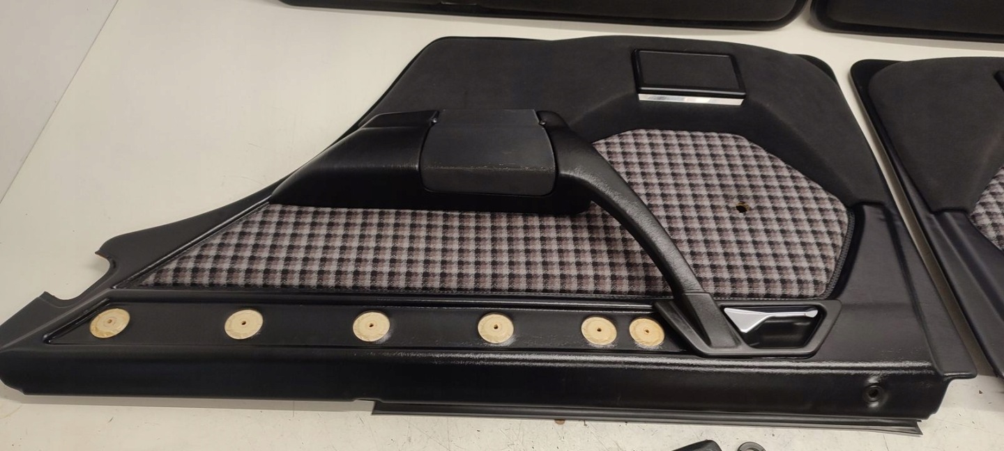side side komplet Mercedes W124 2,2b Kombi