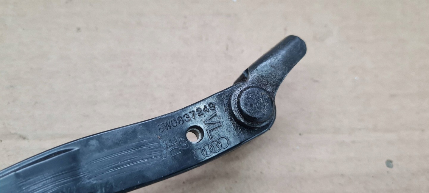 A4 B9 8W limiter door left right front 8W0837249