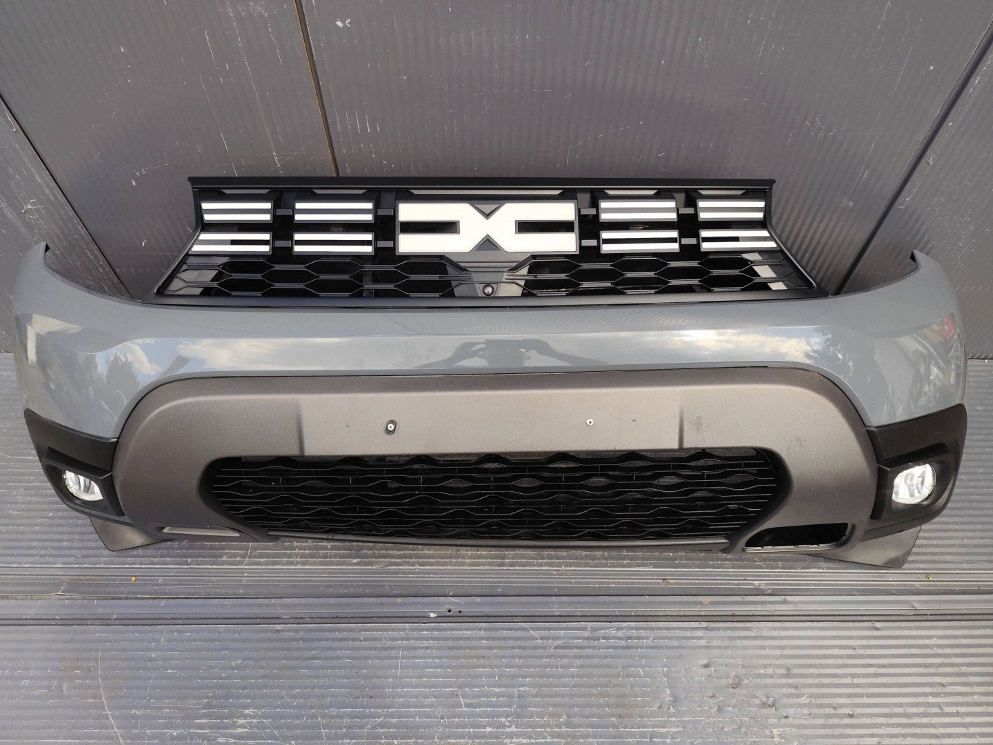 DACIA DUSTER II LIFT front bumper KAMERA 2xPDC complete DEMONTAZ