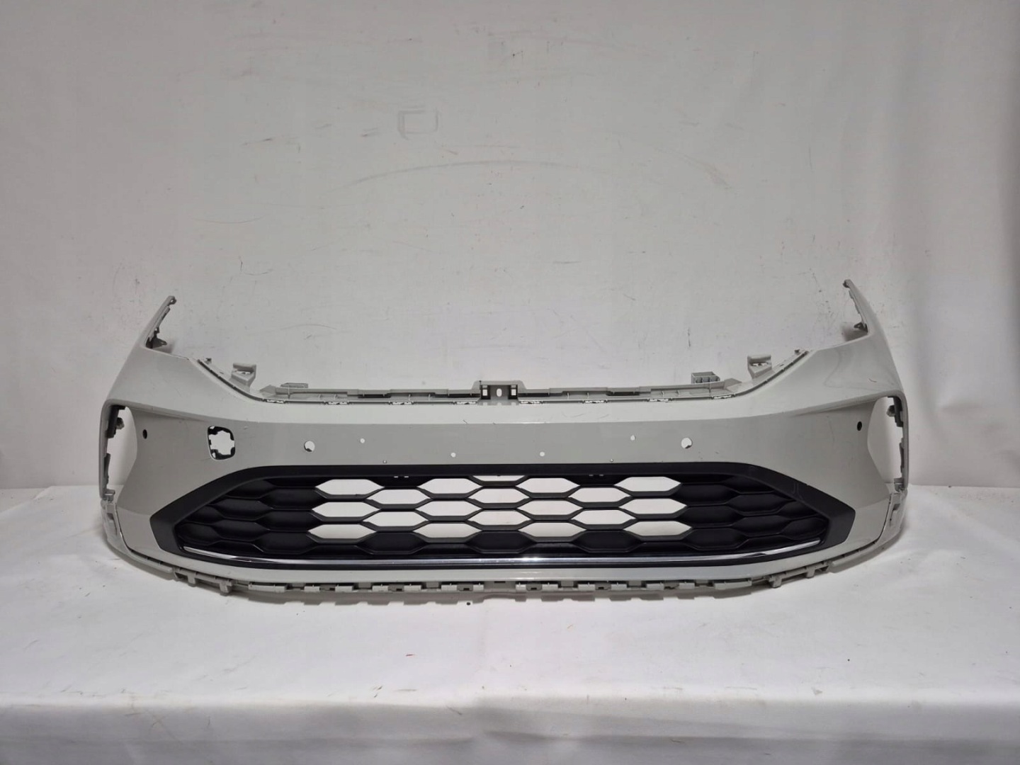 VW TAIGO 21-> bumper front front PDC