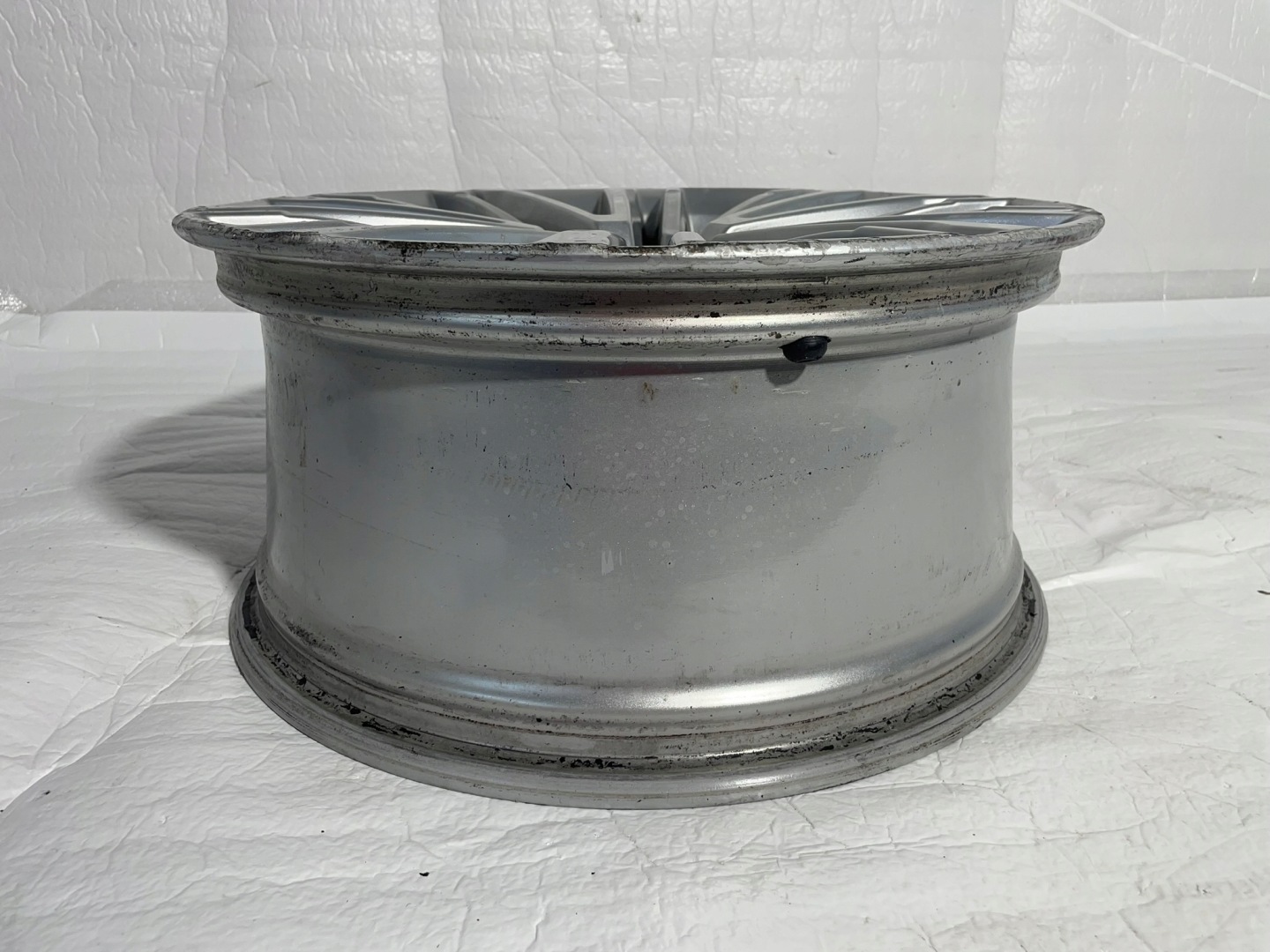 AUDI A4 B9 A5 8W disk hliníkový 8W0601025BE 8.5x19 ET40