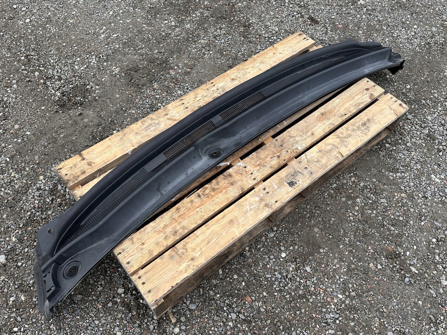 torpedo moulding pillar Chrysler Pacifica 2016+