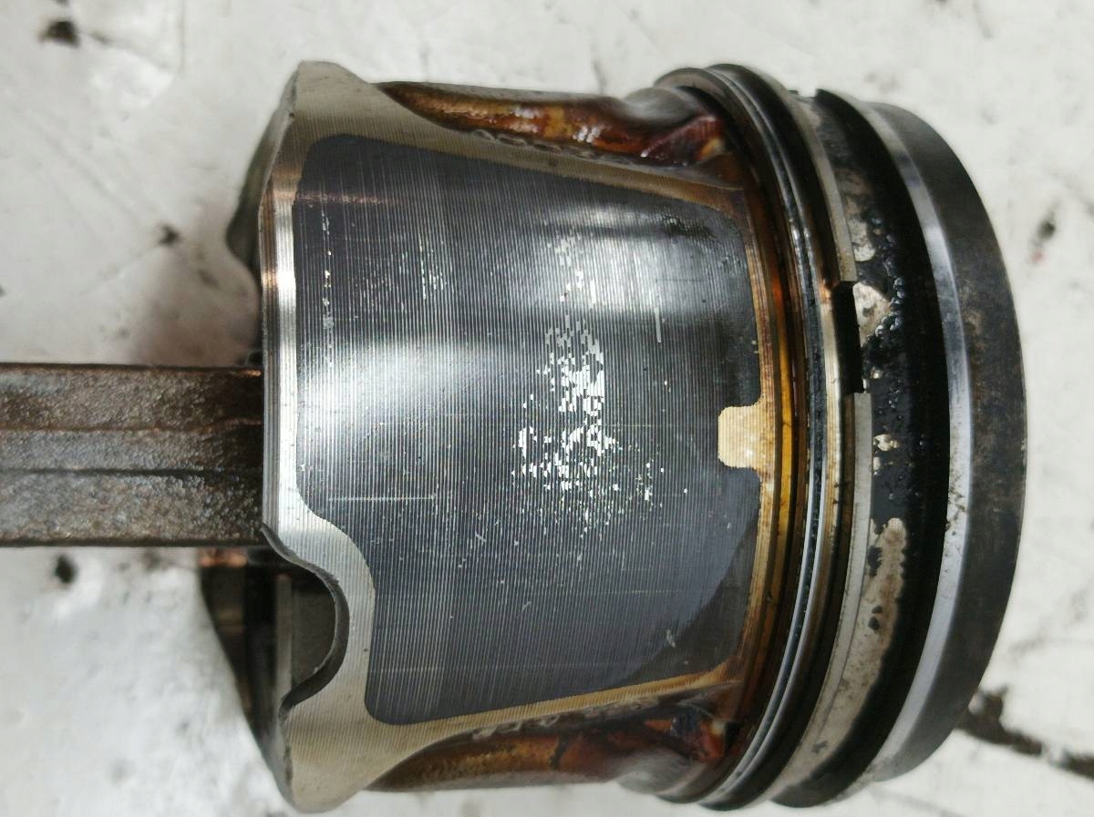piston connecting rod 04108 2.0 DCI Renault Laguna III (2007- )