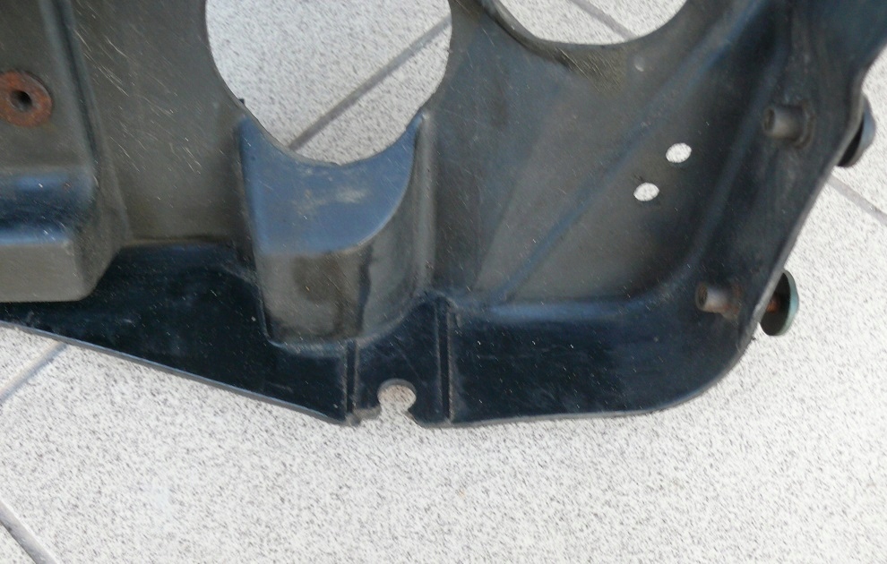 support panel for radiators pillar iron AUDI S6 A6 C5 4.2 299KM ASG 4B3805588D
