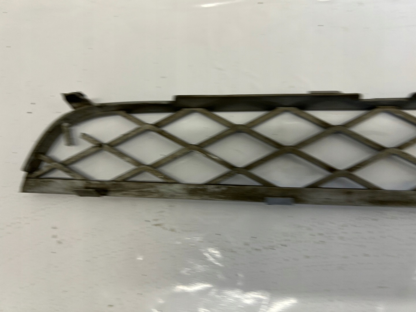 BMW X5 E70 LCI moulding grid central of a bumper front 7159597