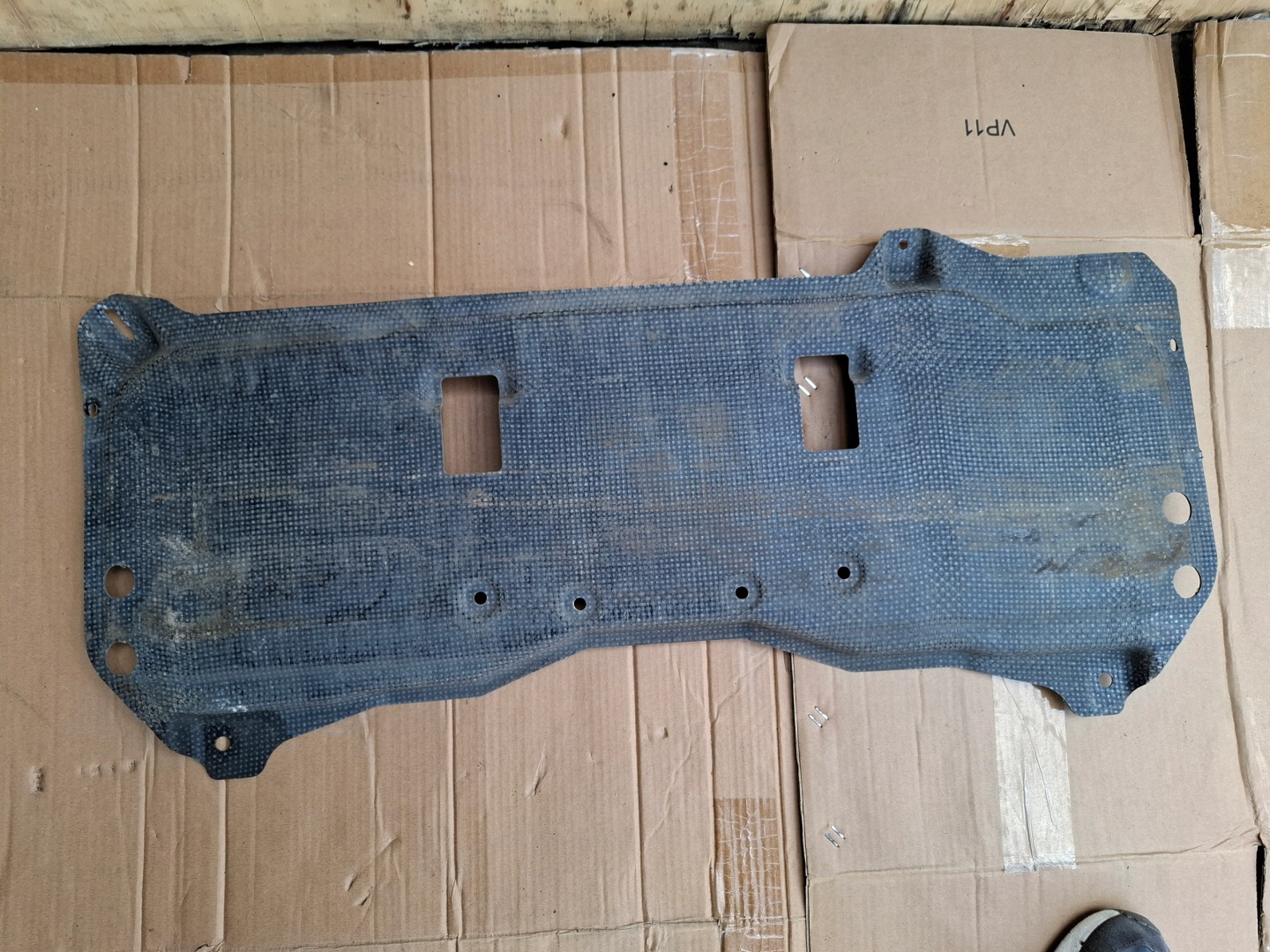 cover chassis BENTELY BENTAYGA AUDI Q8 4M 4M0804033F