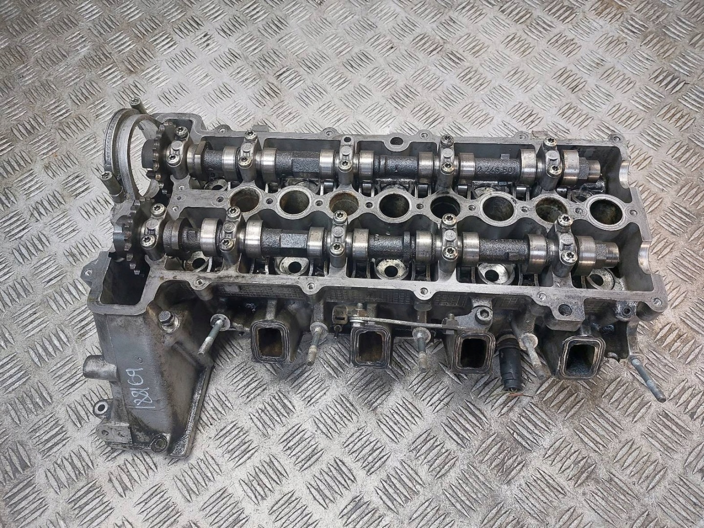 hlava + vačky BMW E39 520D M47 2.0 D 2246601.9