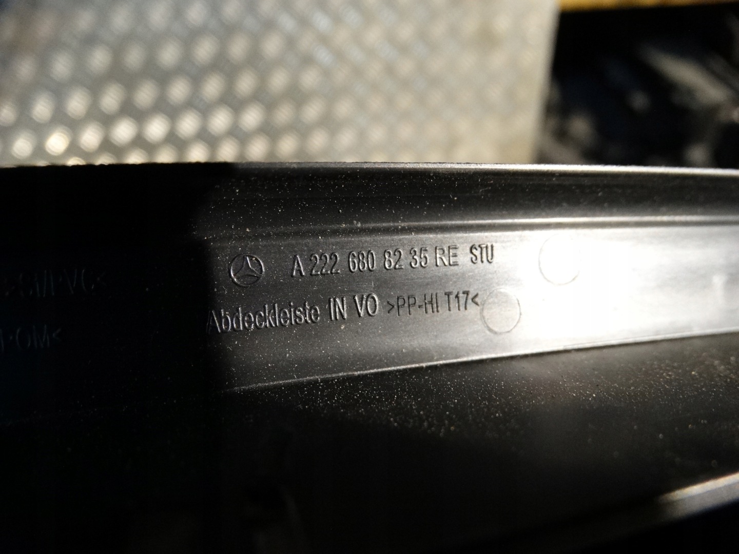 moulding cap of the threshold right front MERCEDES W222 1