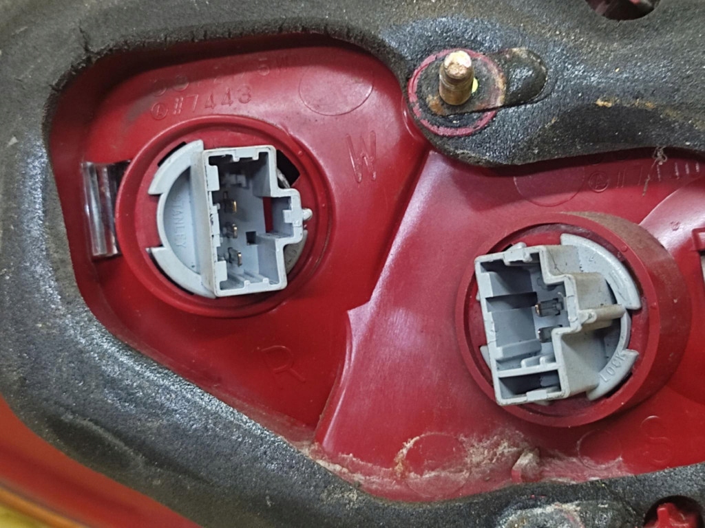 MAZDA 3 Licht rechts heck