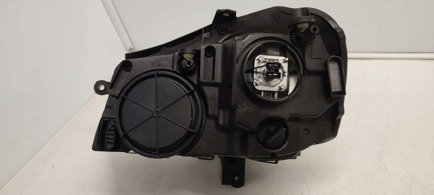 light front front right VW Polo 9N LIFT