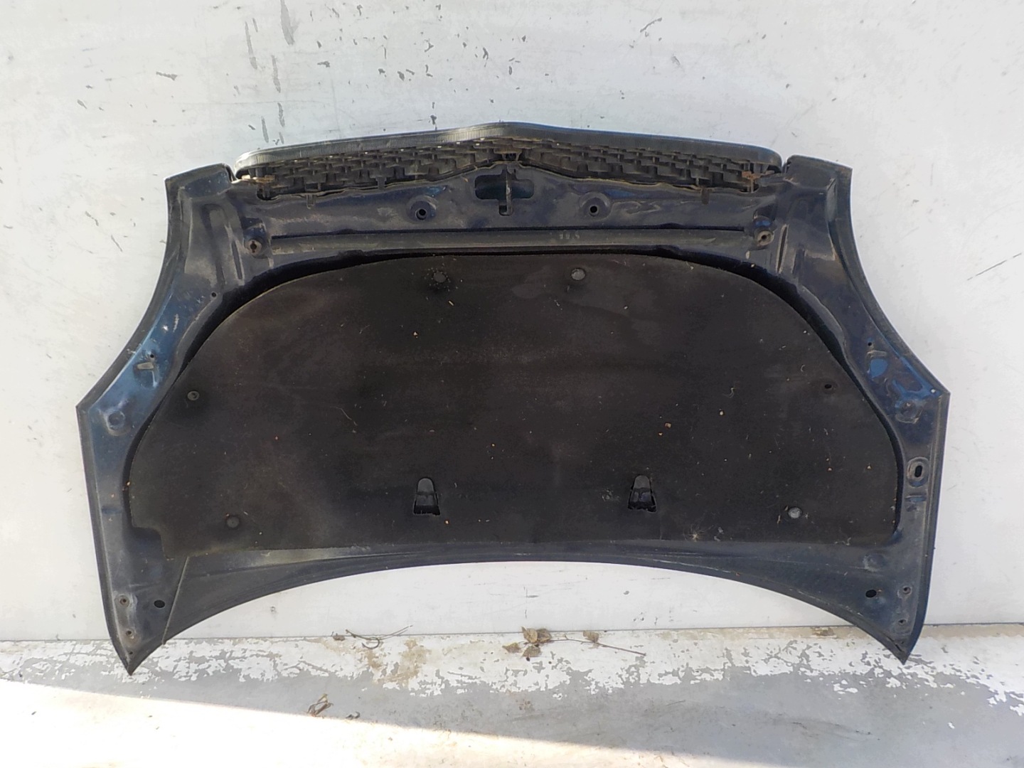 842 TOYOTA YARIS e Cofano