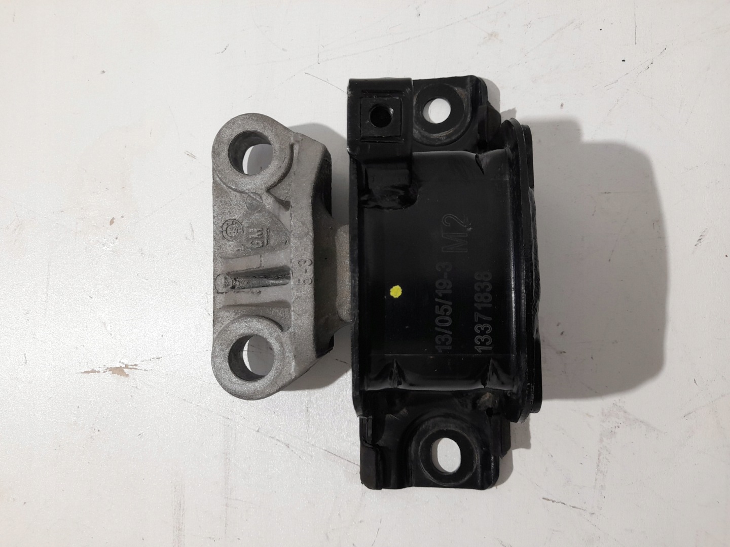 OPEL CORSA D engine mount