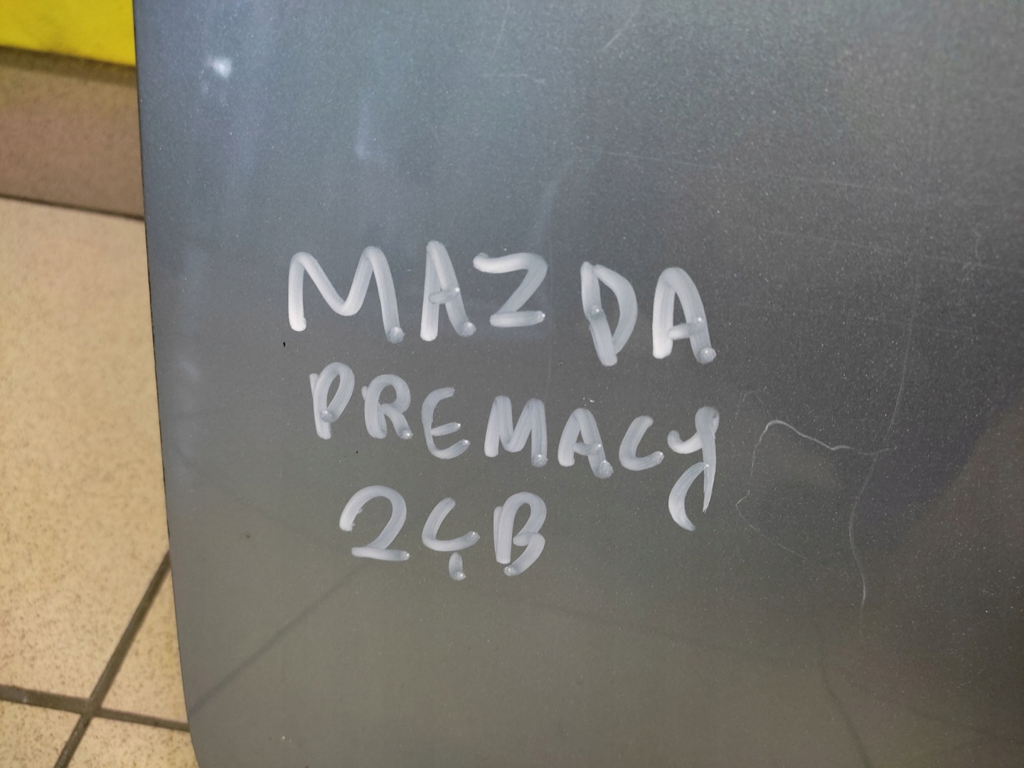MAZDA PREMACY bonnet LAKIER 24B