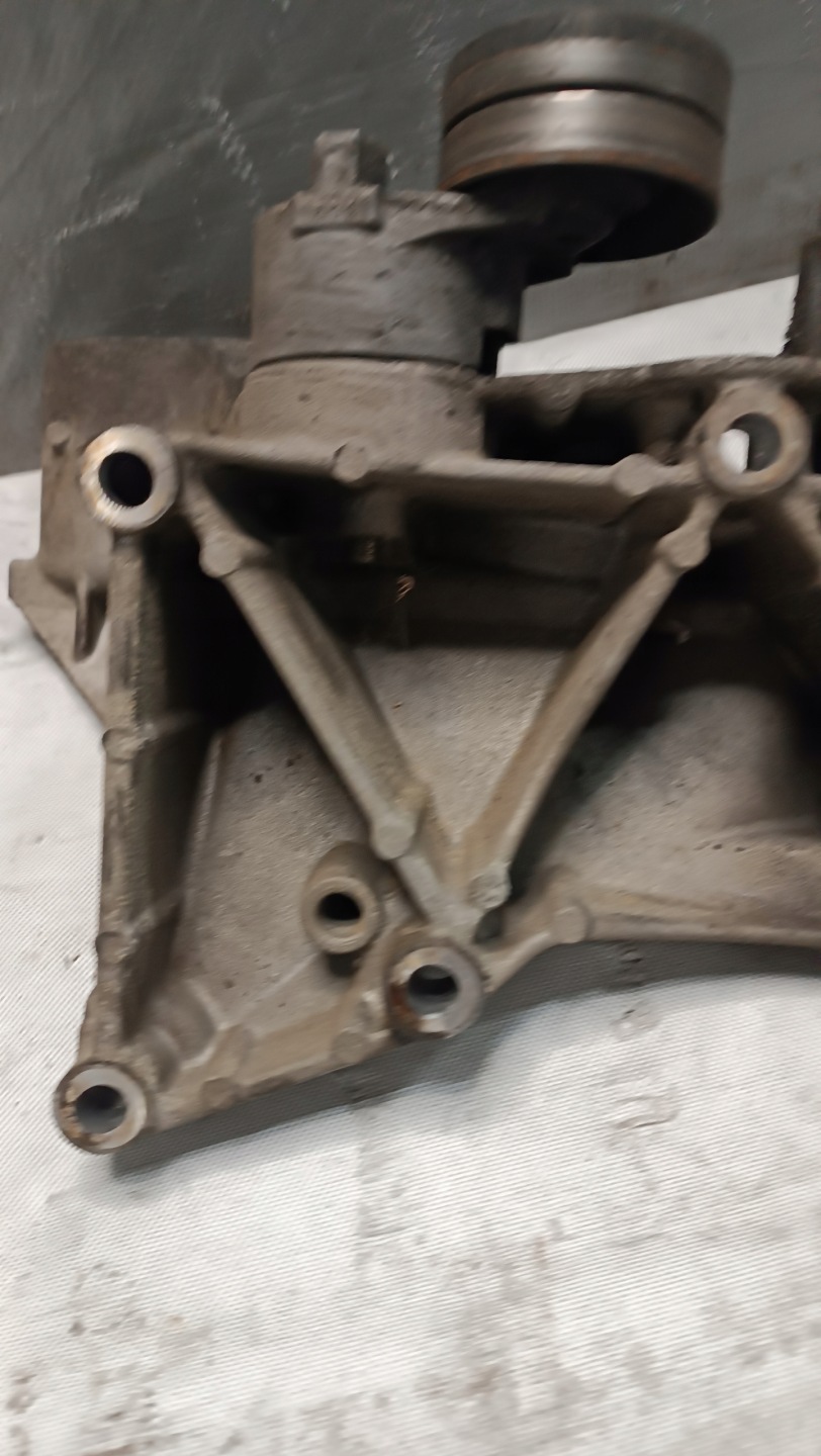 Stütze Halter ALTERNATORA RENAULT LAGUNA II 1.9DCI