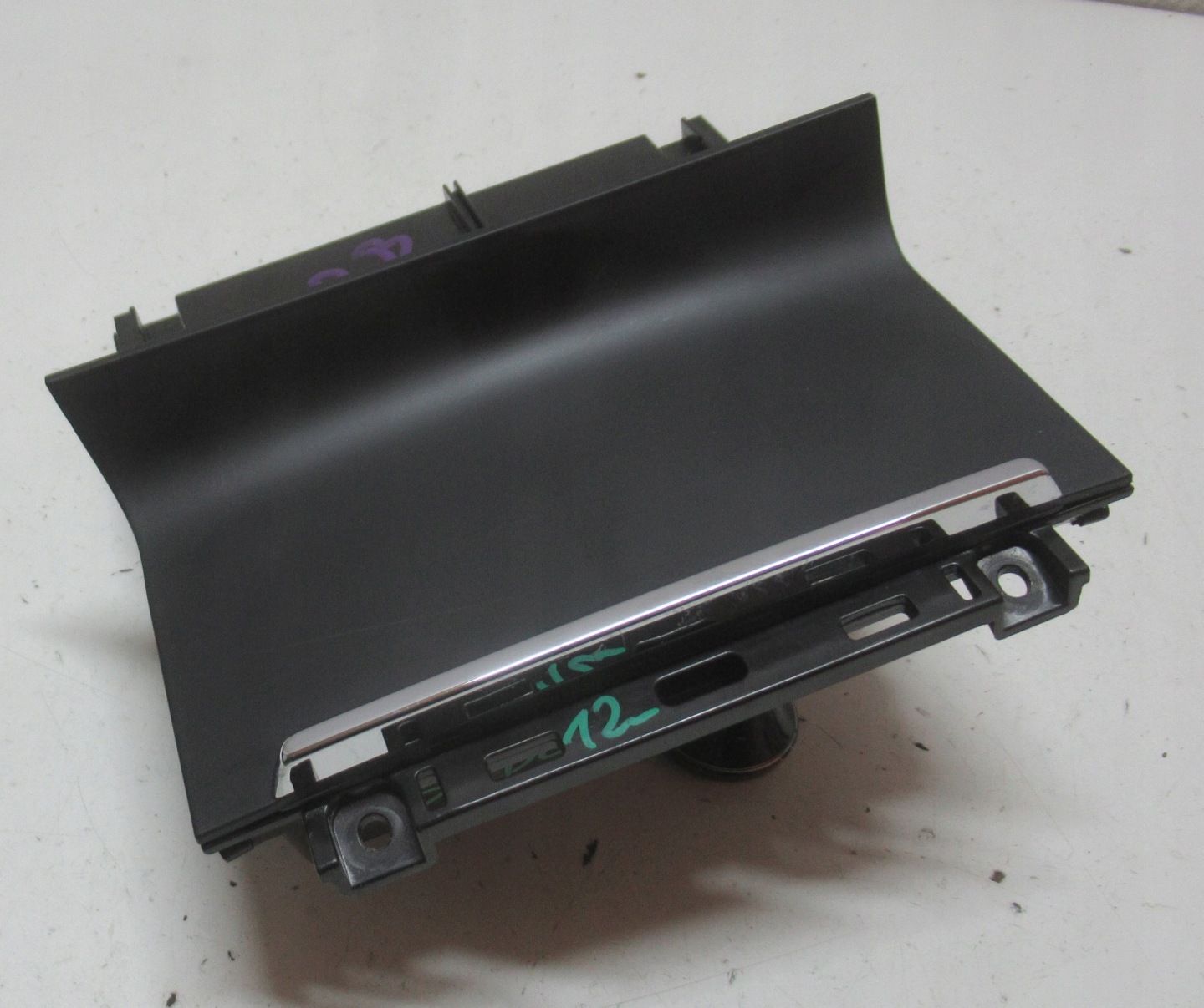 SKODA SUPERB II 12R ashtray passenger compartment 3T0857962B