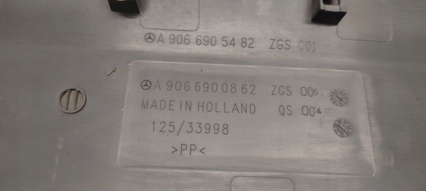 moulding door right bok Mercedes Sprinter 906