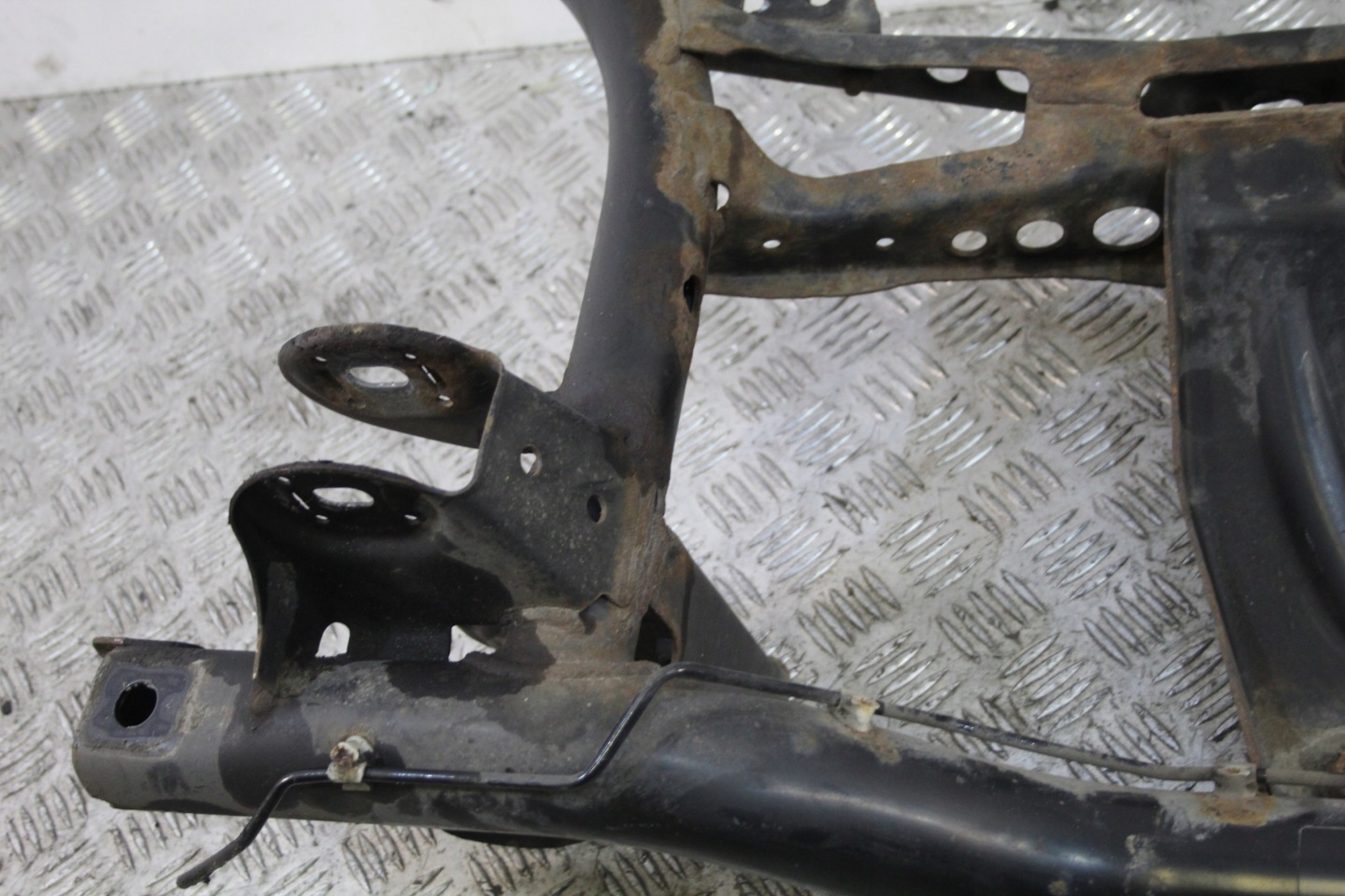 axle beam subframe axle beam rear part VW GOLF VI 6 5K7 CABRIO