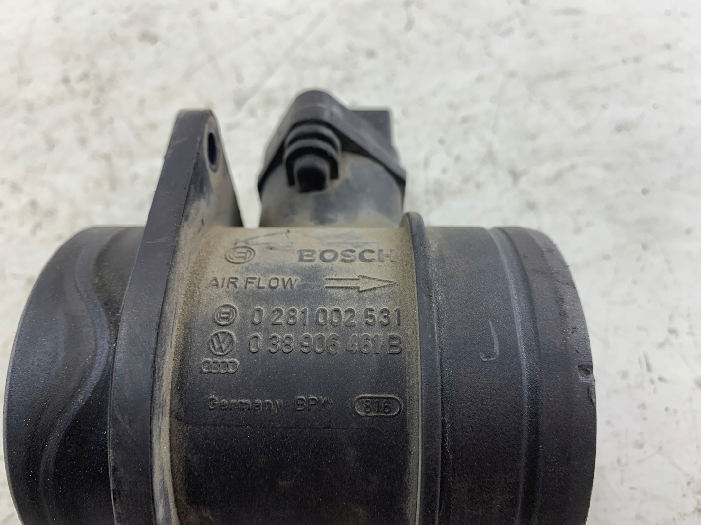 AUDI A3 8P VW GOLF V 1.9 TDI flow meter 038906461B