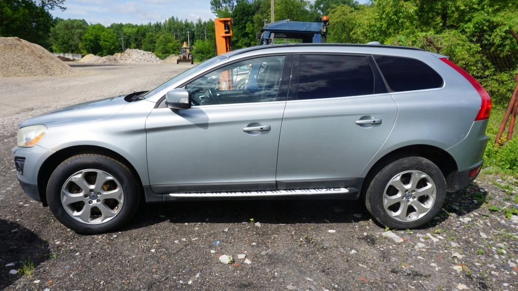 VOLVO XC60 - front door left front 477