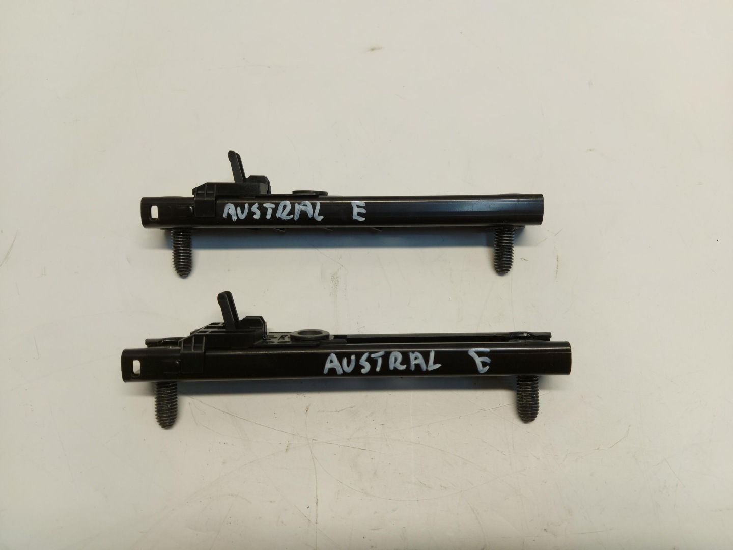 RENAULT Austral E Regulacja altezza ossatura di sicurezza 878244164R