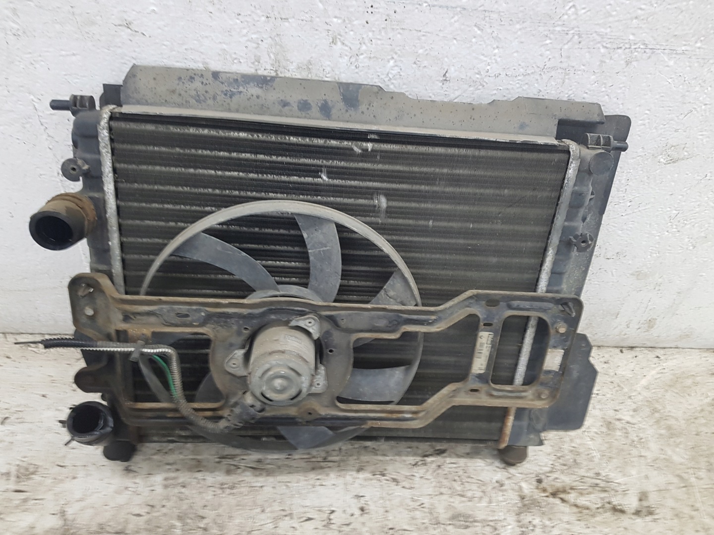 KOMPLET Radiateur Z WENTYLATOREM RENAULT CLIO 2 1.2 B