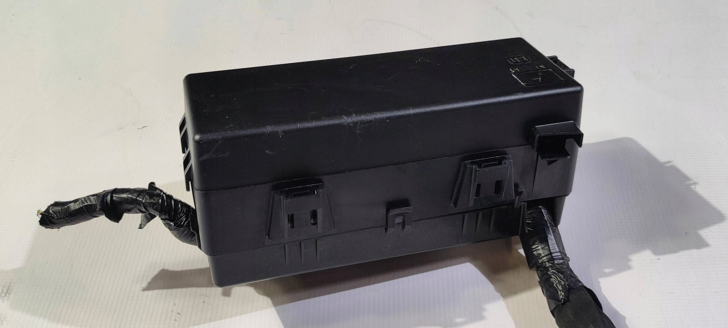 compartment of fuses complete rear part rear boot Dodge Charger 2015